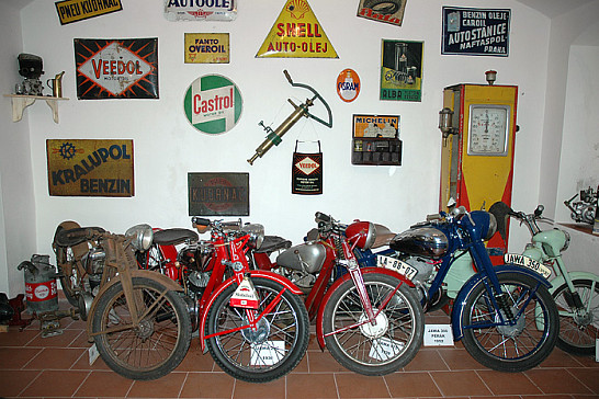 Muzeum motorek v Oselcích
